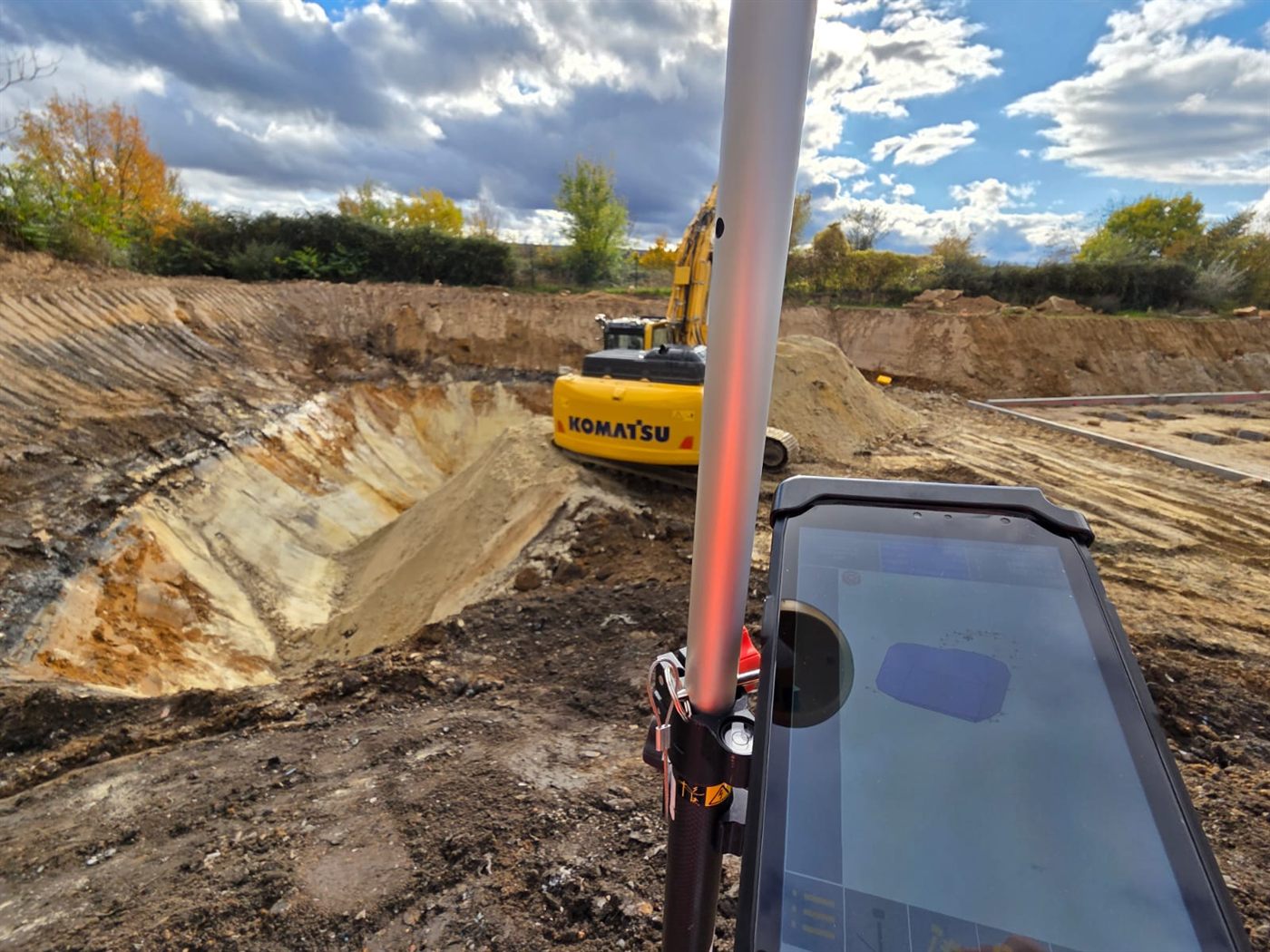 Guidage GPS sur tablette (modèle 3D) et terrassement au godet — de l'étude à la réalisation