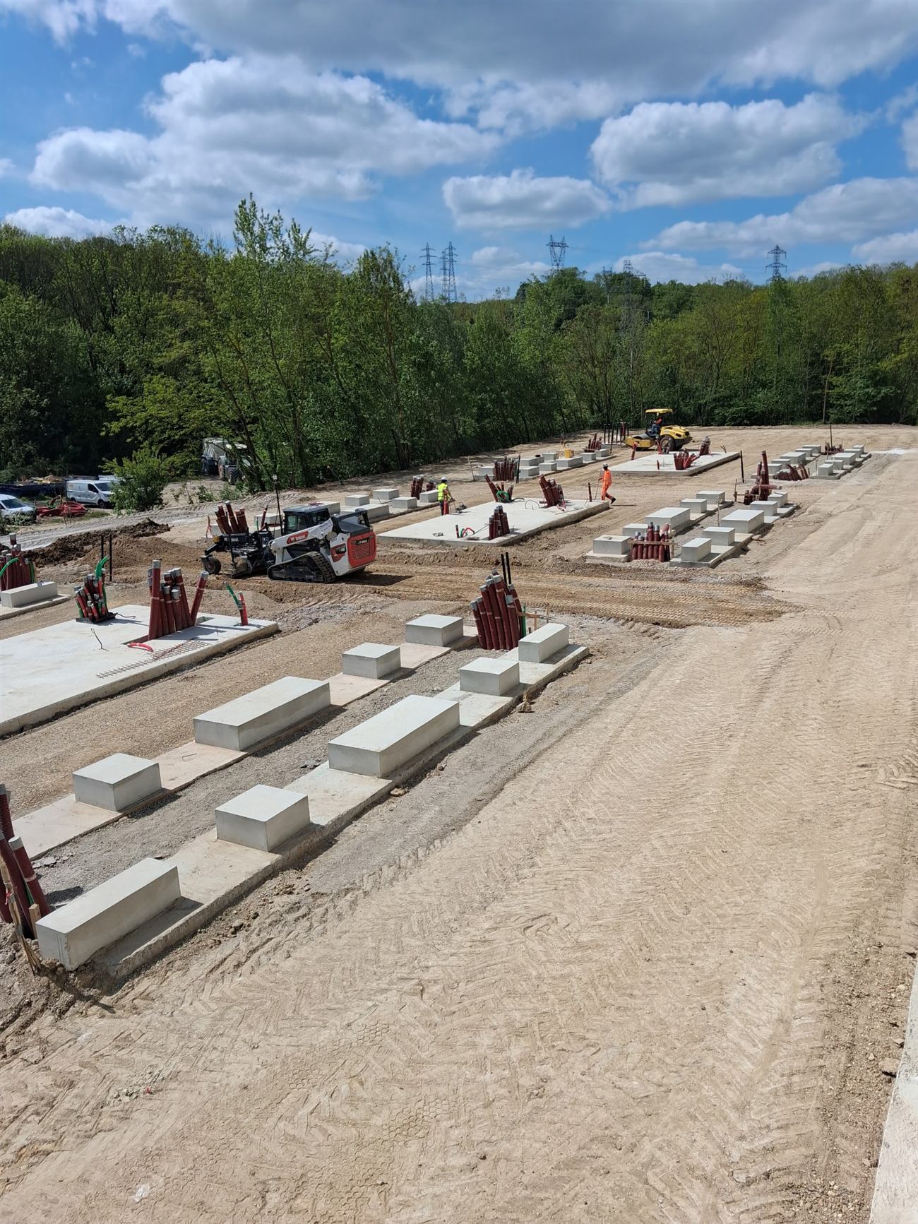Réglage de précision au bulldozer sur un chantier technique